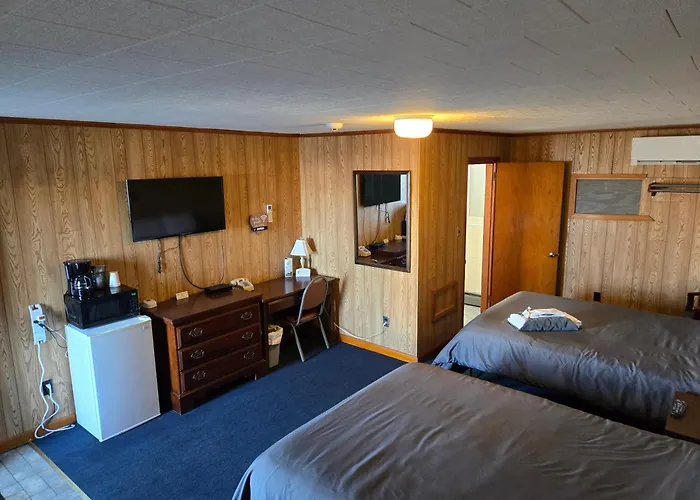 Russell\'S Motel