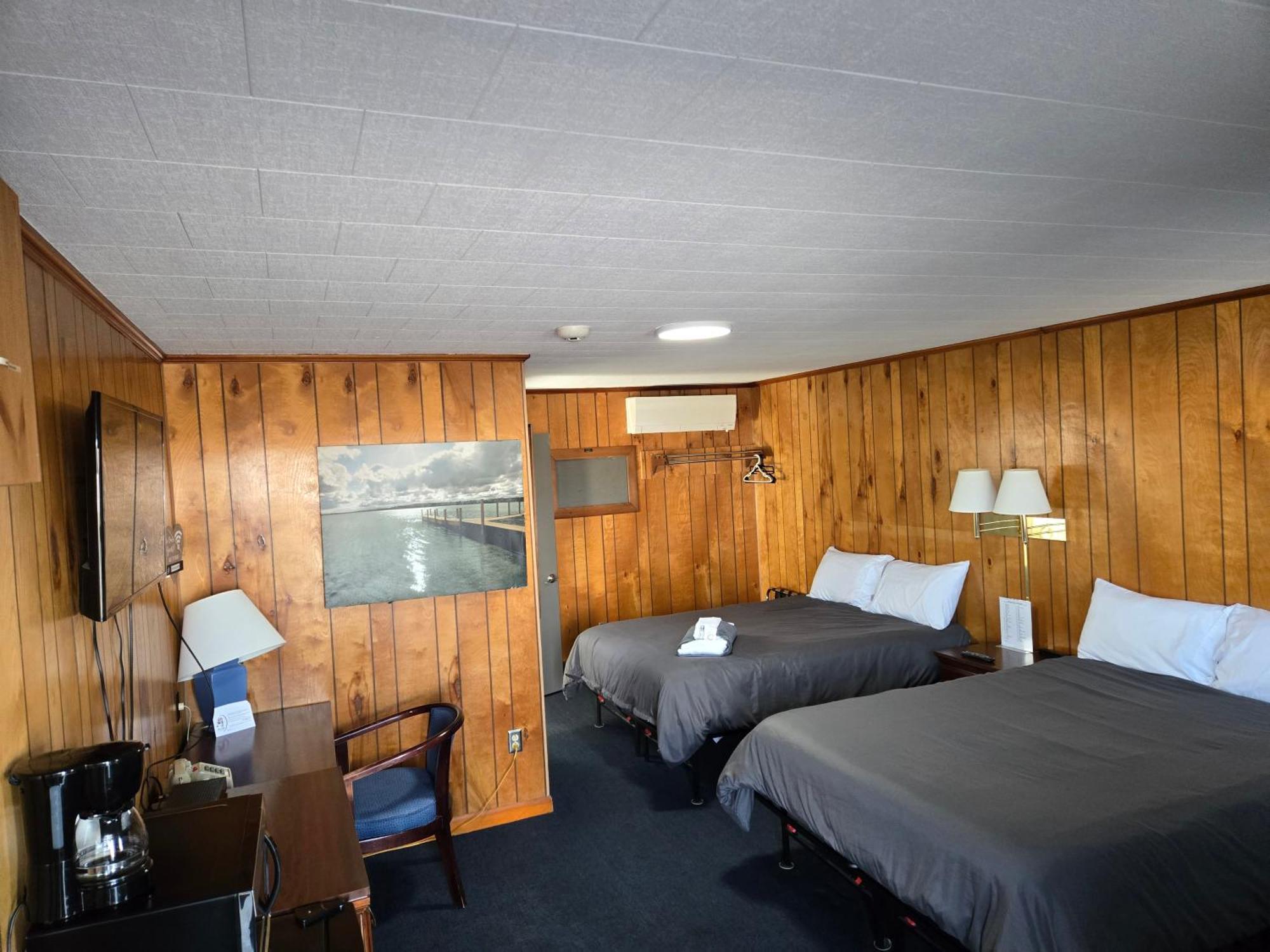 Russell's Hotel Caribou