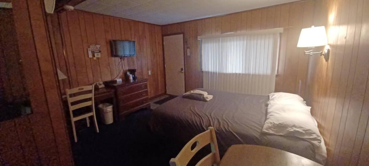 Russell's Hotel